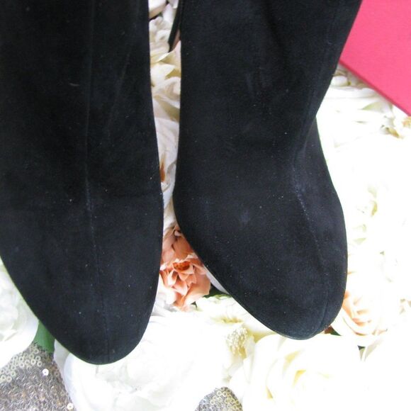 HOST PICK!! Valentino Garavani Suede ankle boots 40 - Picture 6 of 15